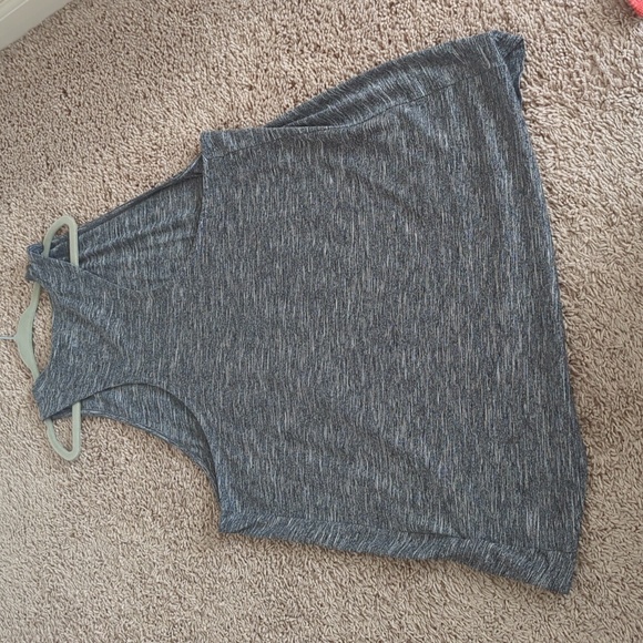 Size Medium Adidas Women's Tank Top - Picture 3 of 4